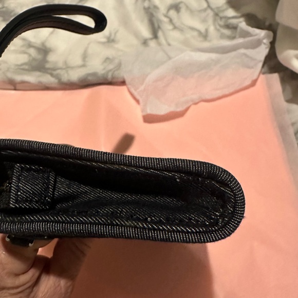 Vera Bradley Black denim and leather Quilted Wristlet/wallet NWOT - Picture 6 of 8